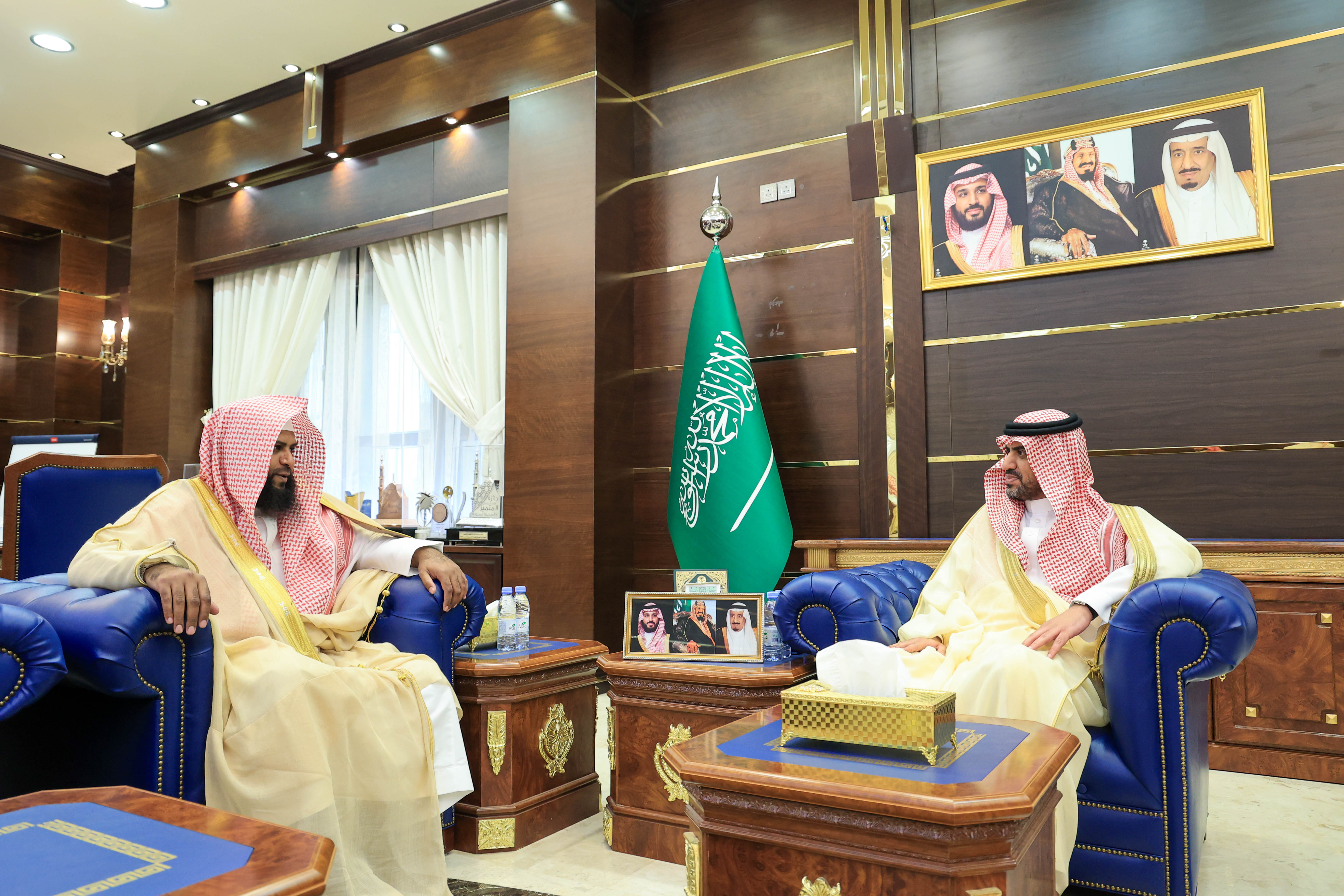 رئيس الجامعة الإسلامية د. صالح بن علي العقلا يستقبل مدير عام فرع الرئاسة العامة لهيئة الأمر بالمعروف والنهي عن المنكر بالمدينة المنورة.